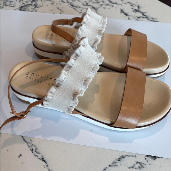 Journee Collection Brown & Cream Sandals Size 10 - Picture 1 of 7